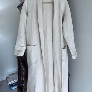 Tahari Cream Women's Cape Coat